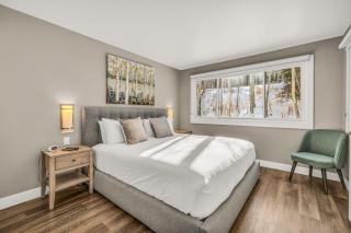 Snow Flower Park City 137 - Ski-in - ski-out condo with pool hot tub & fireplace - 2