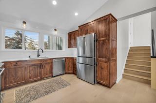 Wow factor mountain views private hot tub fireplace fire pit & walk to lifts - 2