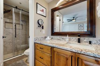 Old Town third-floor Empire condo with fireplace mountain view walk to lifts - 1