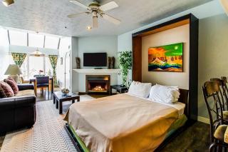 Cozy studio in the village with WiFi & easy slope access - 0
