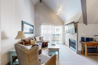 Upscale ski-in - ski-out condo with fireplace all-season pool hot tub & gym - 0