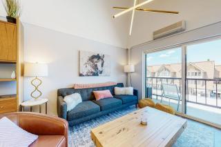 Ski view condo steps to Park City lifts with fireplace pool hot tubs ice rink - 0