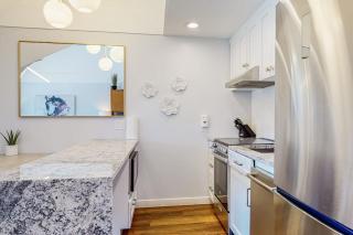 Ski view condo steps to Park City lifts with fireplace pool hot tubs ice rink - 4