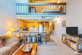 Condo close to ski lifts & Sundance Film Festival with fireplace & on-site hot tub - 5
