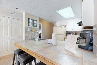 Cozy Mountain Getaway with Hot Tub - Near Slopes Links & Shuttle - 9