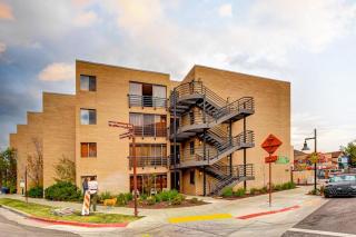 Top Level Downtown Condo with Fast WIFi Balcony & Great Location - Skiing Nearby - 7