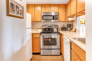 Top Level Downtown Condo with Fast WIFi Balcony & Great Location - Skiing Nearby - 1