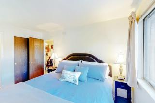 Cozy condo with fireplace clubhouse access free Wifi & shared Pool & Hot Tub - 3