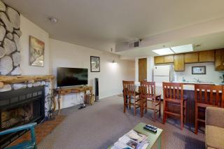 Powder Pointe Condo with Hot Tub - Walk to Three Kings Lift - 7