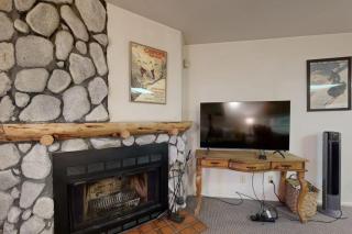 Powder Pointe Condo with Hot Tub - Walk to Three Kings Lift - 5