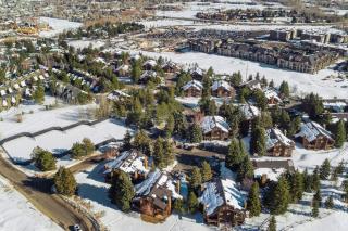 Canyons Village townhome with pool hot tub & tennis access - walk to ski lifts - 6