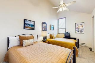 Cozy Family-Friendly Condo With two lofts Shared Pool & Hot Tub - 1
