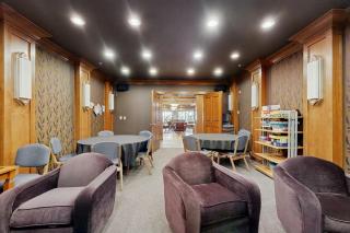 Resort Townhome with Deck Grill Fireplace WiFi Shared Pool & Hot Tub-Sauna - 2