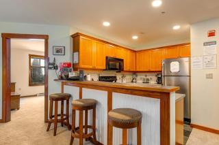Ski-in - ski-out Condo with Shared Pool Hot Tub & More - Awesome Views - 2