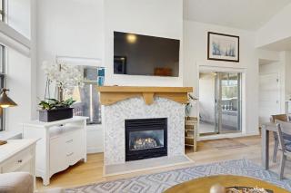 Lovely mountain-view condo with shared hot tub pool & more - walk to lifts - 3