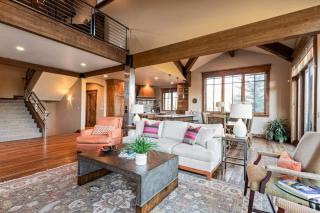 Luxury townhome on the golf course with 3 fireplaces gas grill & great view - 4
