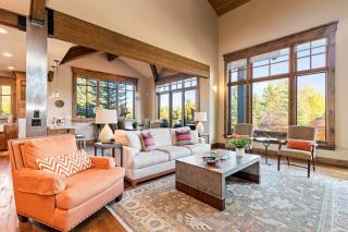 Luxury townhome on the golf course with 3 fireplaces gas grill & great view - 6