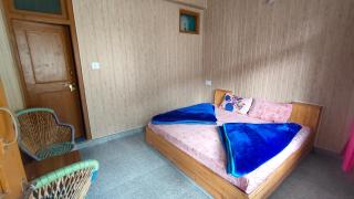 Cafe Wild Flower - Tosh - 1