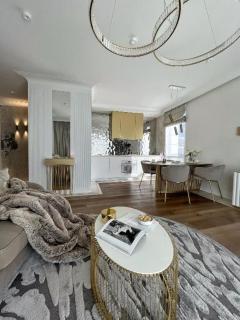 Sopot Okrzei Luxury Glamour Suite - 700m to Beach by Downtown Apartments - 9