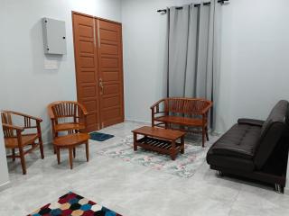 Homestay Rumah Tinggi Gong Badak - 2