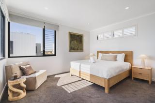 Modern Coastal Townhouse Beach & Marina Views - 3