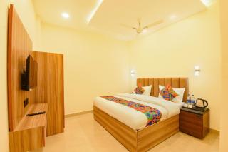 FabHotel PVS Grand - 1