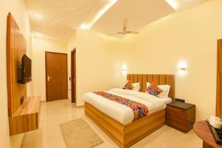 FabHotel PVS Grand - 7