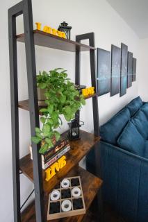 5 BR House Sleeps 10, Fast Wi-Fi, Free Parking, city centre - 2