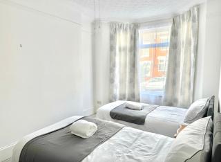 Beautiful Central Home by Coventry University - 4