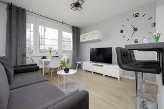 Marszałkowska Stylish Apartments with Balcony Warsaw Center by Noclegi Renters - 2