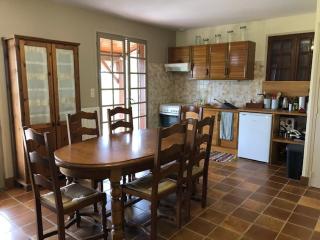 jolie maison a la campagne près d une rivière - 2
