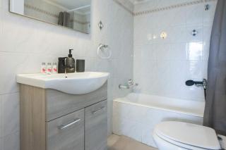 Modern Stylish 3Bd Balcony Retreat in Neo Irakleio - 6