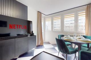 The Central Suite Apartment with Balcony and AC - 2