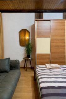 Serana Stays Modern Rooms with Private Bathroom, Free WiFi & Parking, Central Pejë - 3