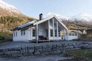 Strynsvatn Camping & Vacation Homes - 8