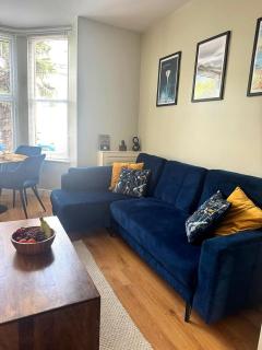 Stylish Ground-Floor Flat, Walk to Beach & Parking - 4