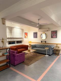 One Uptown 102 modern 2BHK loft - 8