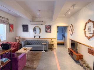 One Uptown 102 modern 2BHK loft - 4