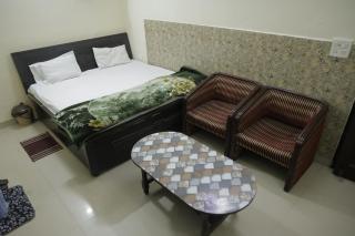 PR Guest House - 8