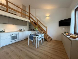 GIULIA LAKE RETREAt - 9