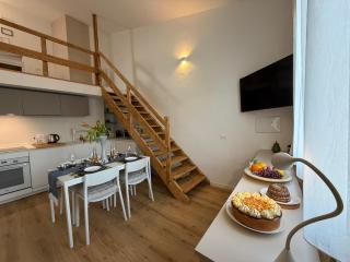 GIULIA LAKE RETREAt - 7