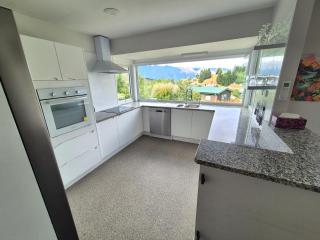 Lochy Lodge Spacious 5BR Home with Epic Views - 5