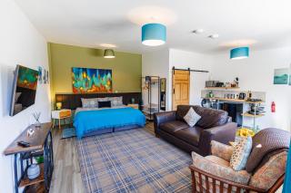 Modern Barn Conversion - 8