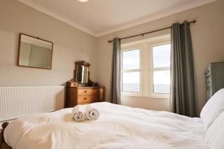 Penthouse Apartment with Impressive Views Sleeps 2 to 8 - 9