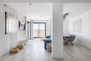 4-Bedroom Apartment with Sea View, Large Terrace and Parking in LAmetlla de Mar - 1