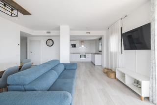 4-Bedroom Apartment with Sea View, Large Terrace and Parking in LAmetlla de Mar - 3