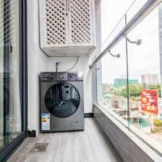 Executive living one bedroom apartment with fully equipped gym swimming pool children playing ground and amazing scenic city views - 6