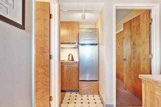 Dog-friendly oceanfront condo with beach access fireplace large deck-EV charger - 1