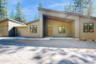 Spacious new construction home with forest views and resort amenities - 6