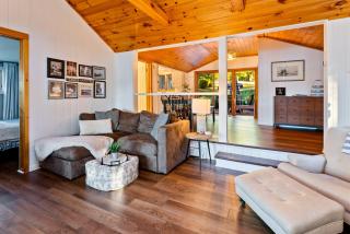 Honeoye Cottage 50' Lakefront Dock FLX - 1